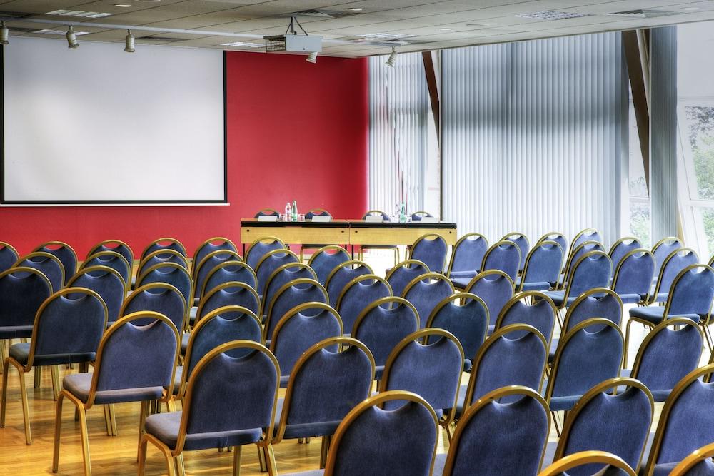 Mercure Besancon Parc Micaud - Hotel & Bar Ngoại thất bức ảnh