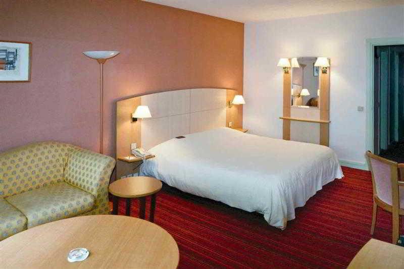 Mercure Besancon Parc Micaud - Hotel & Bar Ngoại thất bức ảnh