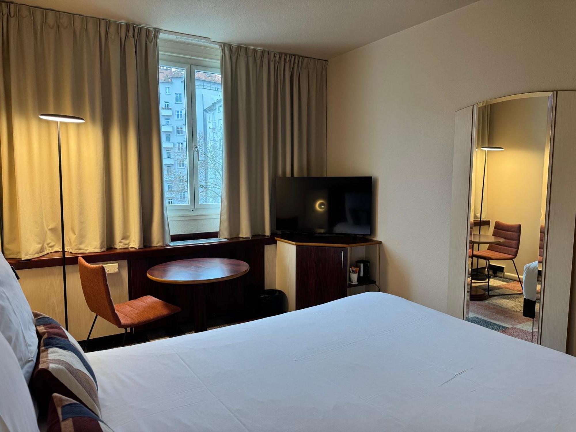 Mercure Besancon Parc Micaud - Hotel & Bar Ngoại thất bức ảnh